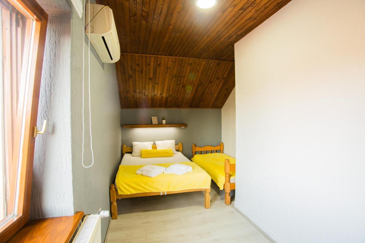 Guest House Vila Alexandar Palić Esterno foto