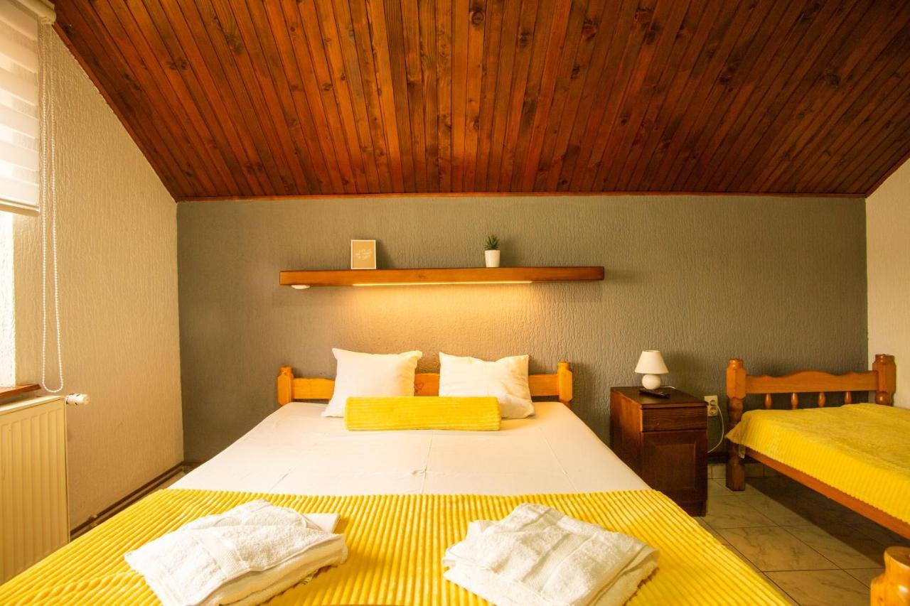 Guest House Vila Alexandar Palić Esterno foto