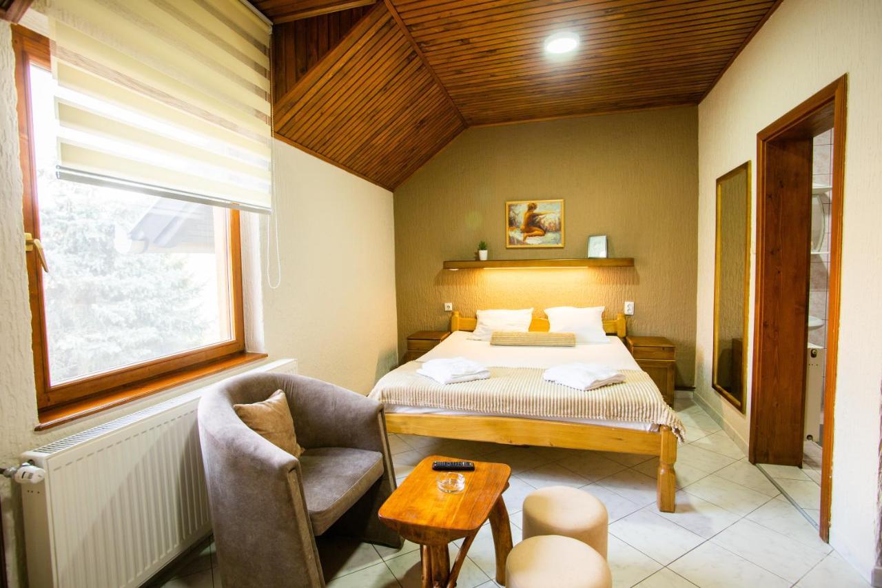 Guest House Vila Alexandar Palić Esterno foto