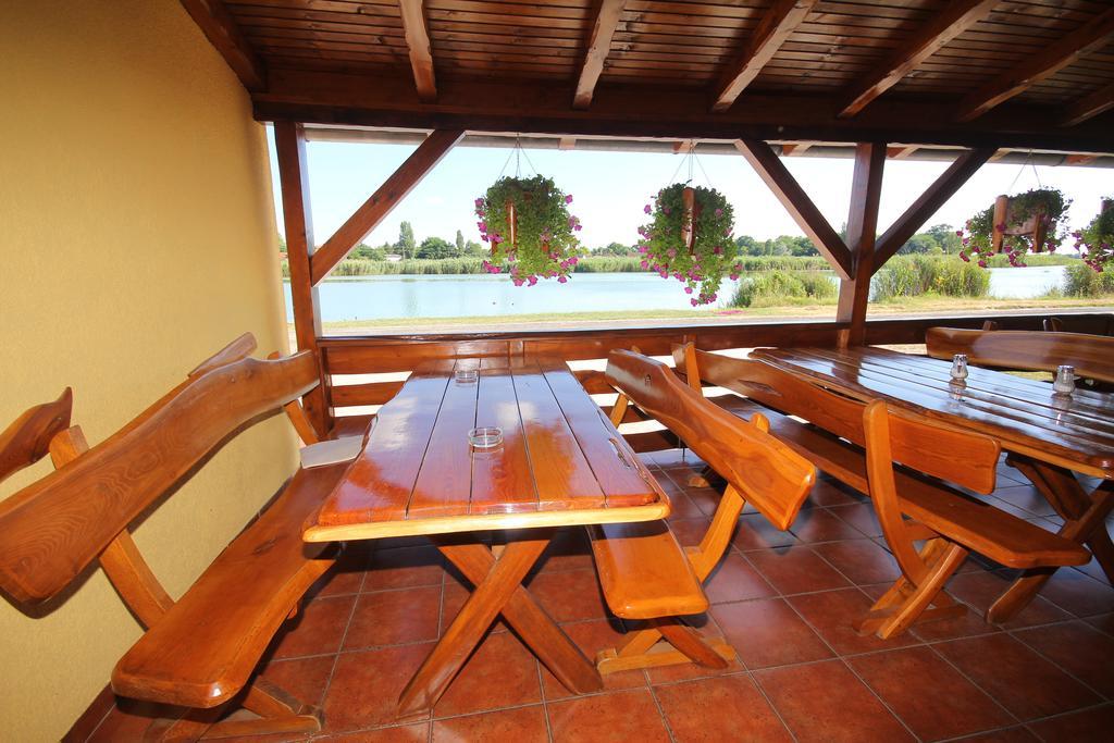 Guest House Vila Alexandar Palić Esterno foto