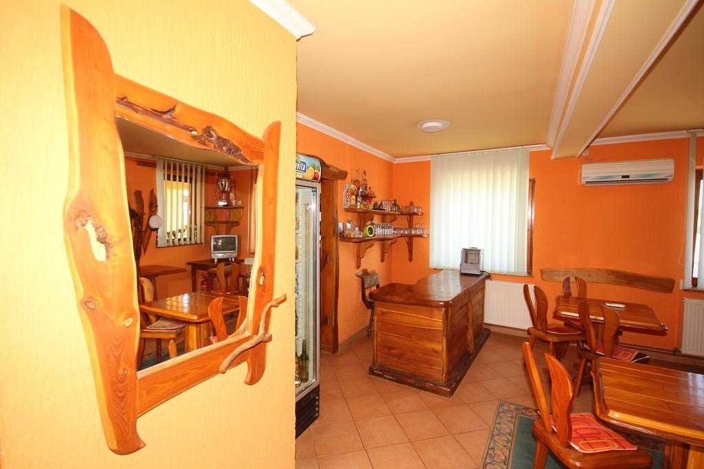Guest House Vila Alexandar Palić Esterno foto