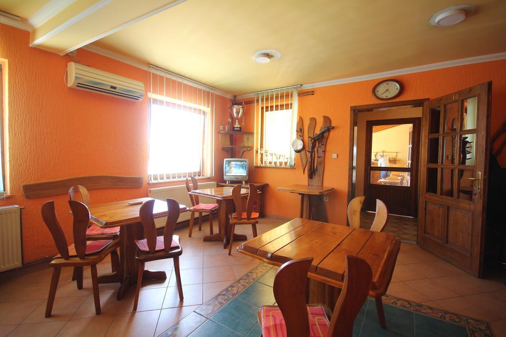 Guest House Vila Alexandar Palić Esterno foto